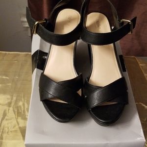 MOSSIMO Platform shoes